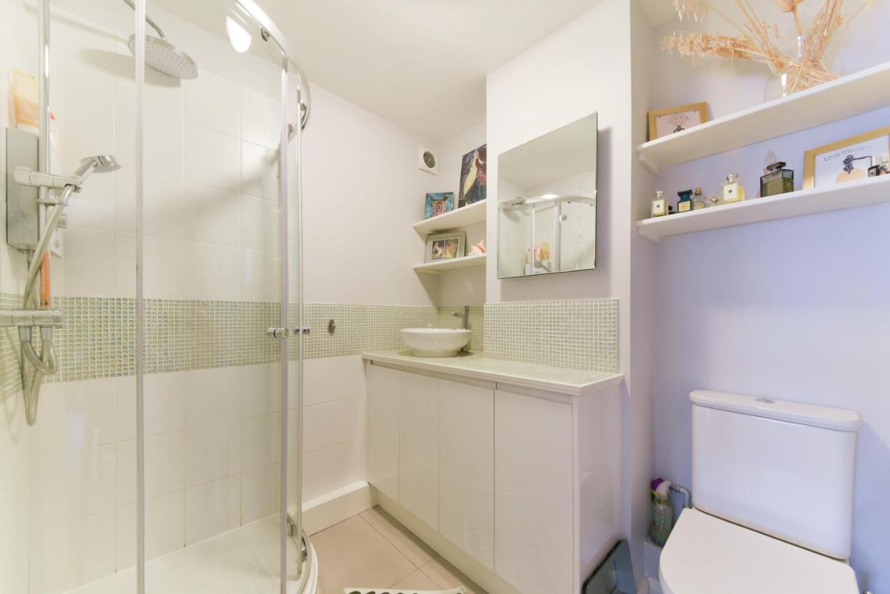 2 Bedroom Apartment Near Southfields London Kültér fotó