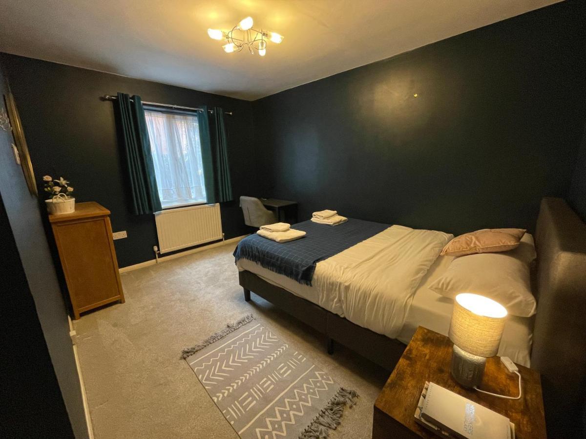 2 Bedroom Apartment Near Southfields London Kültér fotó